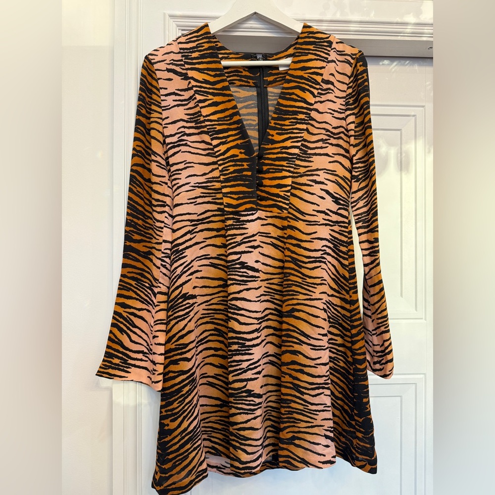 A.L.C Brinkley 100% Silk Tiger Mini Dress Bell Sleeve Size 2 $560 Festival